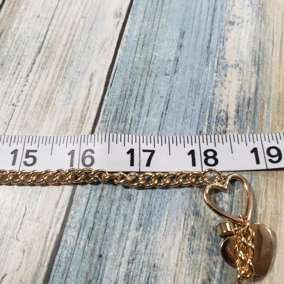 Gold Hearts Necklace Set. - Picture 5 of 9